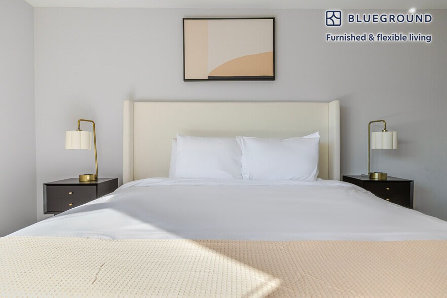 Building Photo - 8 W Chestnut St