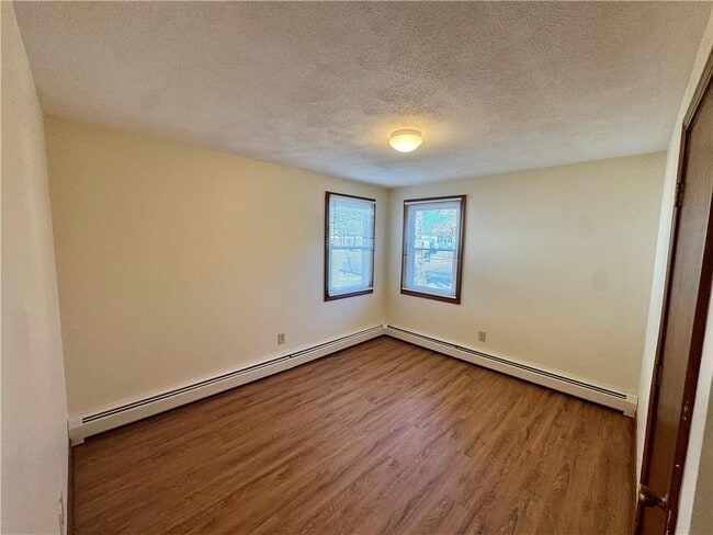 Building Photo - 135 Rounds Ave