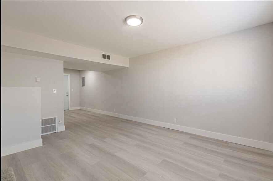 Dining Area - 2959 Forrest Hills Dr SW