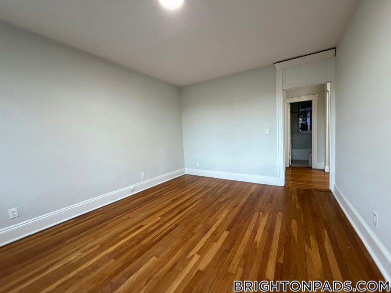 Building Photo - 288 Chestnut Hill Ave