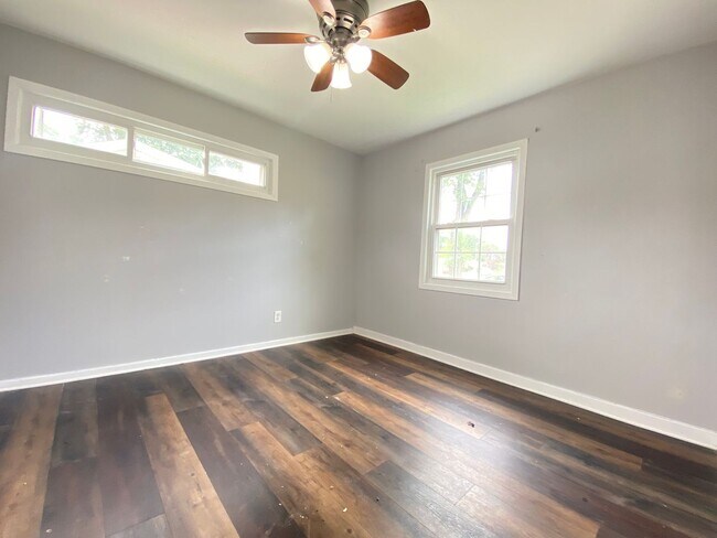 Building Photo - 3 Bedroom Home With Central Air