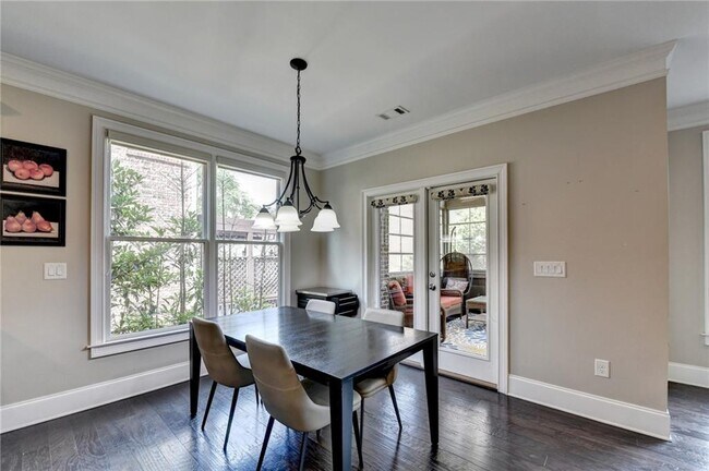 Building Photo - 11653 Parkside Ave