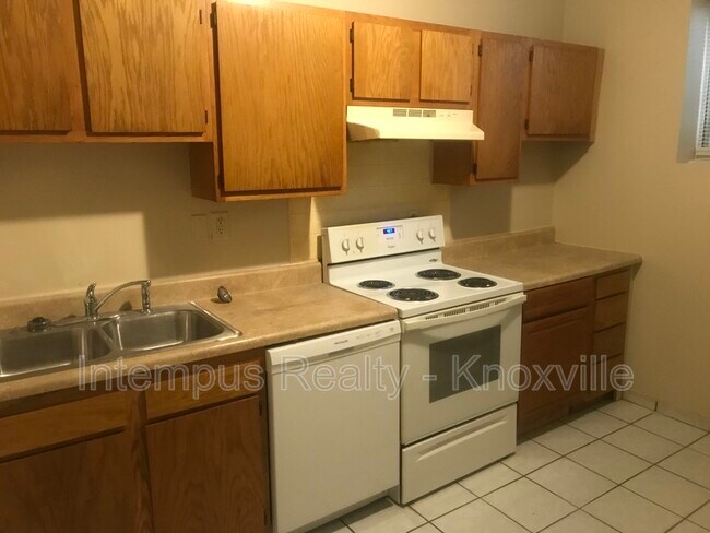 Building Photo - 5611 Lon Roberts Dr