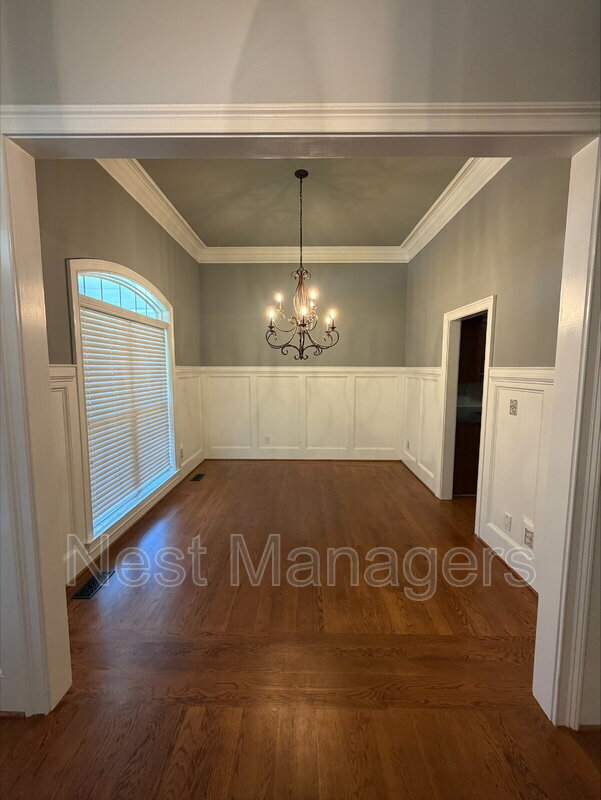 Building Photo - 2409 Thorngrove Ct