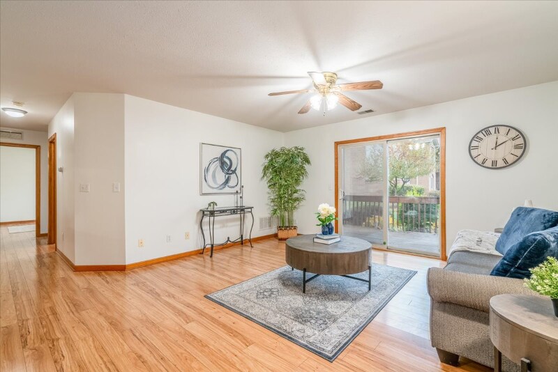 Building Photo - 45969 Tallgrass Ct