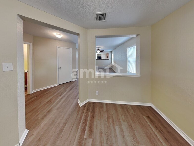 Building Photo - 16131 Branching Oaks