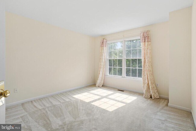 Building Photo - 54 Nestlewood Way