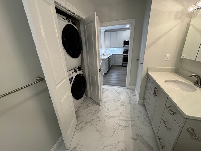 Building Photo - 320 Middlesex Ave