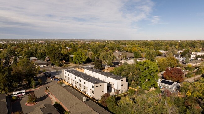 Building Photo - MOVE IN INCENTIVES!!  Bright & Spacious End-Unit Townhome with Garage, private yard area, and Pet...