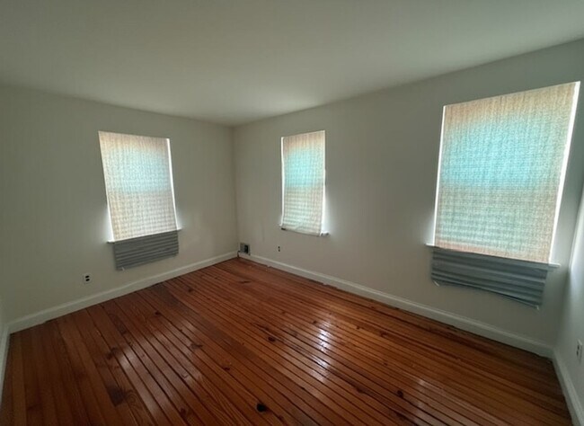 Building Photo - 1809 W Thompson St