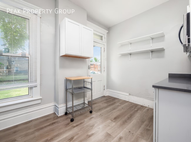 Building Photo - 202 W 8th Ave