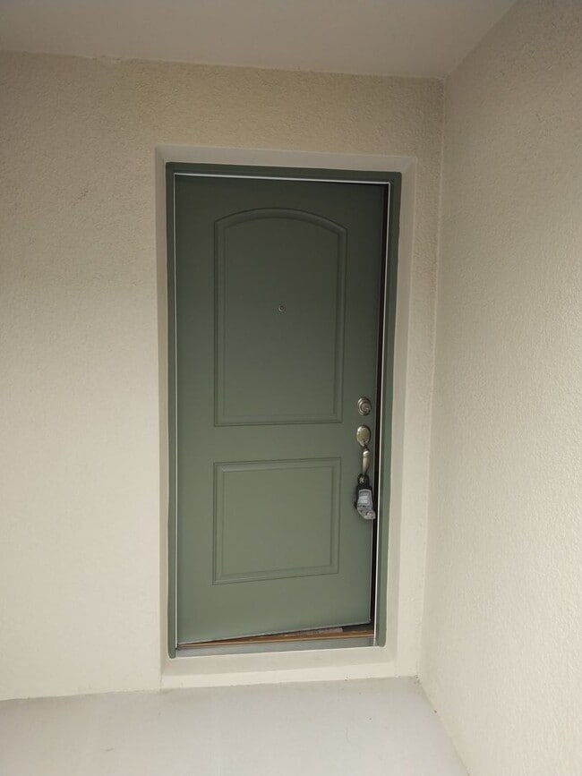 Building Photo - Brand New 3 Bedroom 2 Bathroom Villa Home Silver Ridge