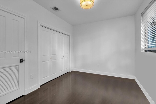 Building Photo - 627 Alcazar Ave