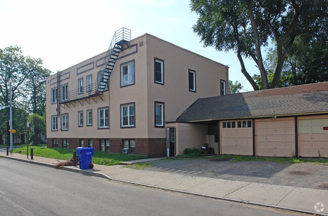 Building Photo - 2005 DEWEY Ave