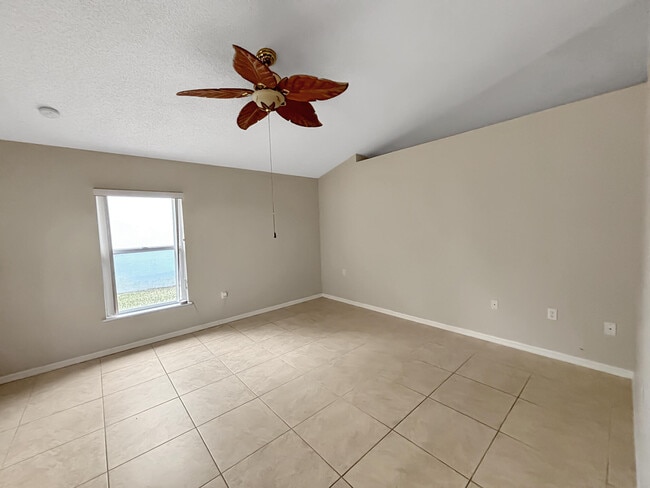 Building Photo - 1736 La Maderia Dr