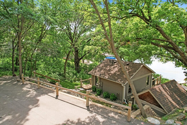 Building Photo - 16654 Inguadona Beach Cir SW