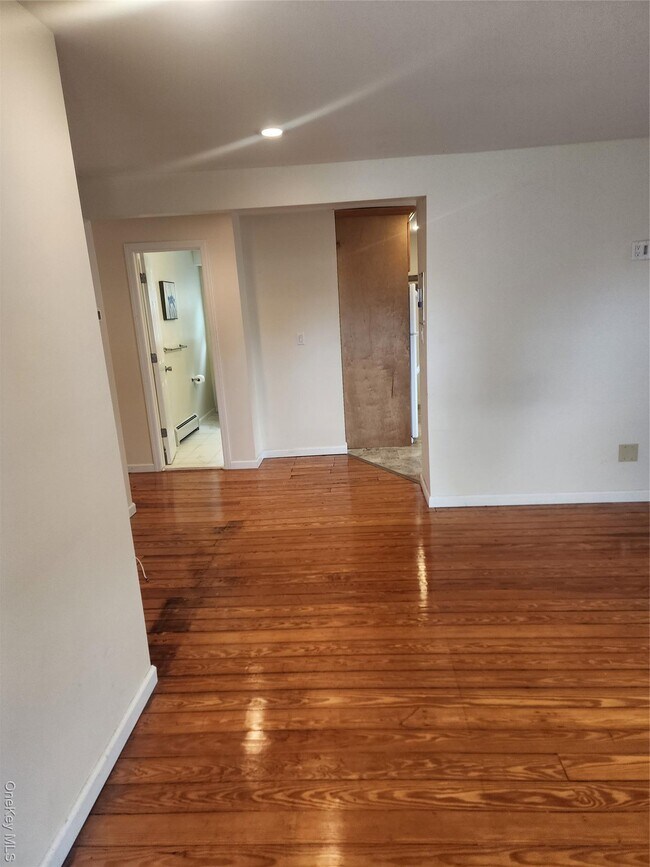 Building Photo - 632 Piermont Ave