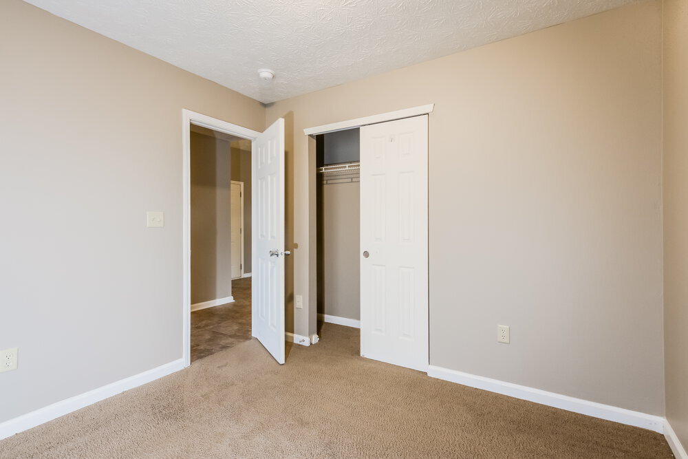 Building Photo - 748 Hollowood Ln