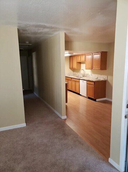 Building Photo - 8071 Via de Palmas Ln