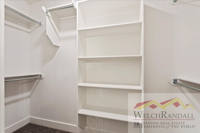 Building Photo - Live in Style – 3 Bed, 2.5 Bath Townhome i...