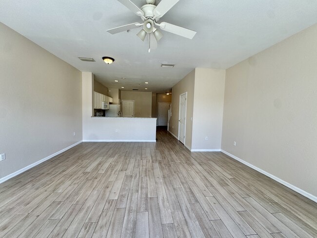 Building Photo - 912 Hampton Cir
