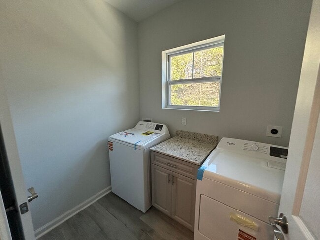 Building Photo - 2022 Trimble Rd