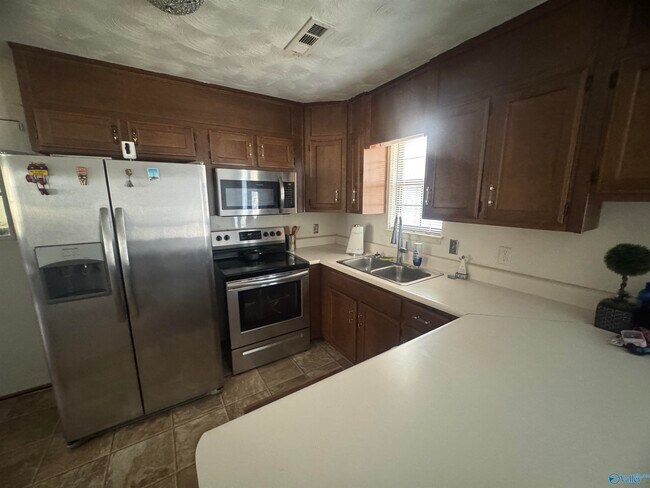 Building Photo - 117 Water Oak Ct