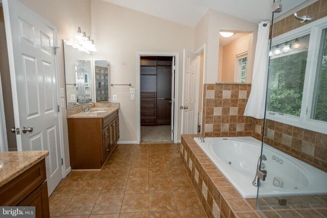 Building Photo - 13076 Dove Tree Ct