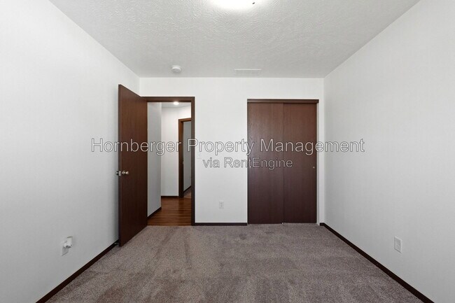 Building Photo - 10326 W Salmonberry