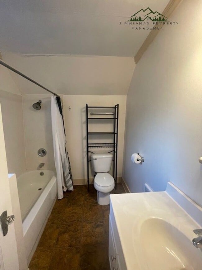 Building Photo - Historic Heritage House in Thurston