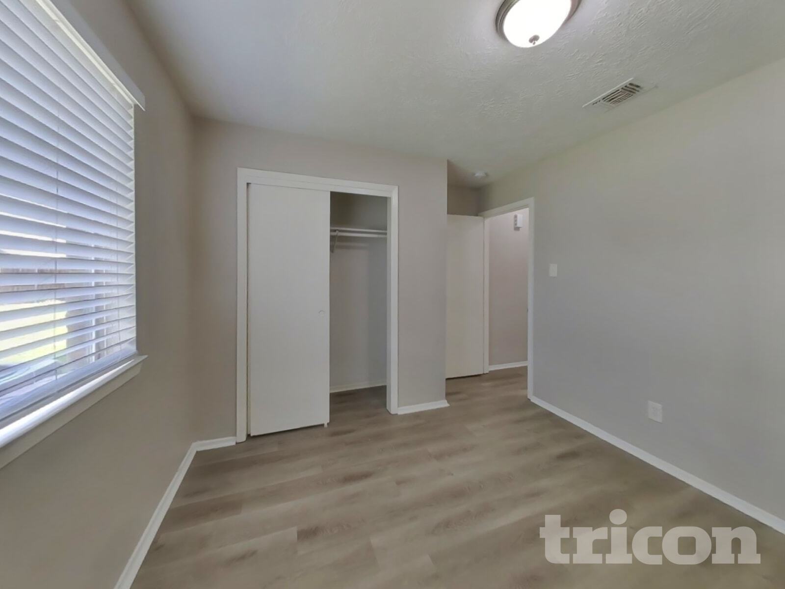 Building Photo - 14831 Waterside Dr