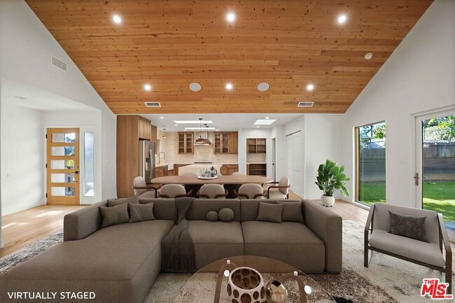 Building Photo - 3604 Stewart Ave