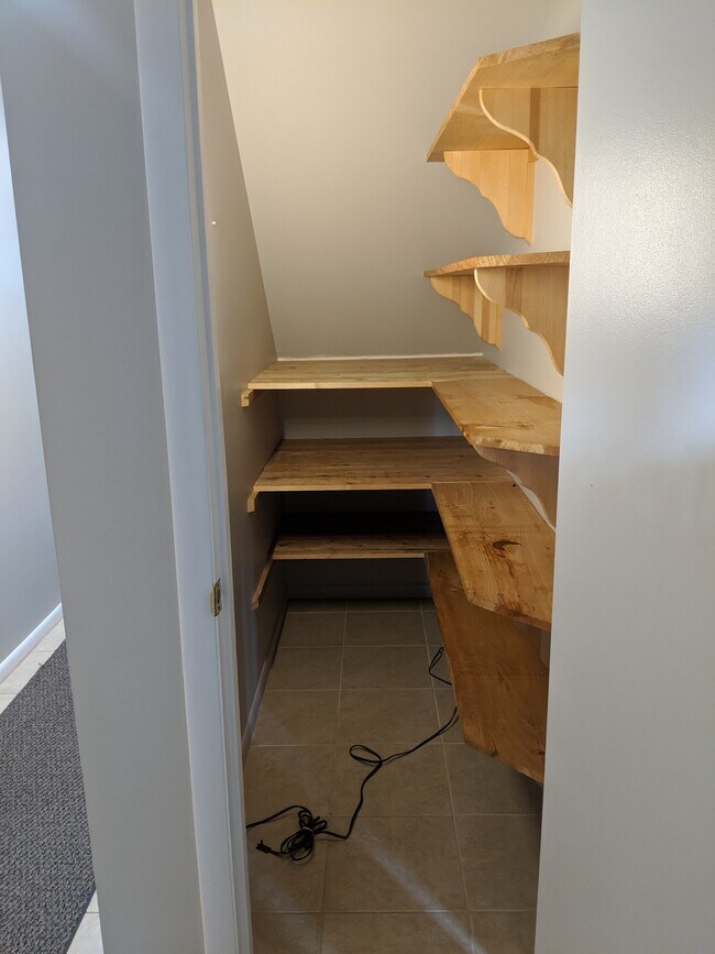 Walk in pantry storage - 46675 Winchester Dr