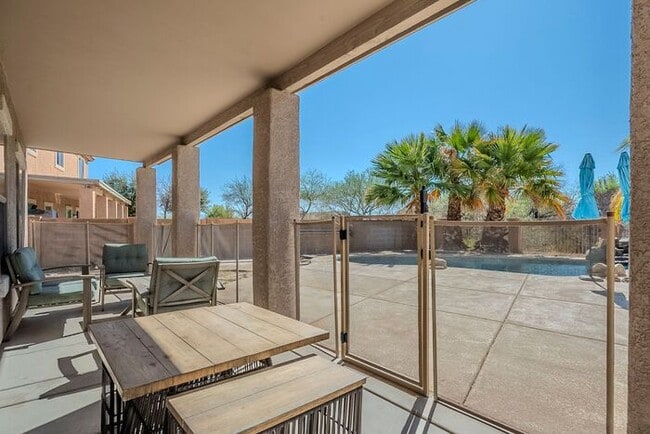 Building Photo - Pending/ Rented - Sahuarita Beauty!