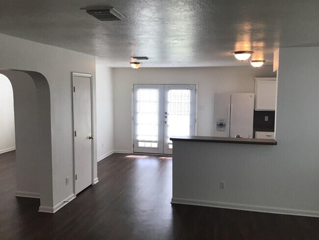 Building Photo - 5403 Coastal Way