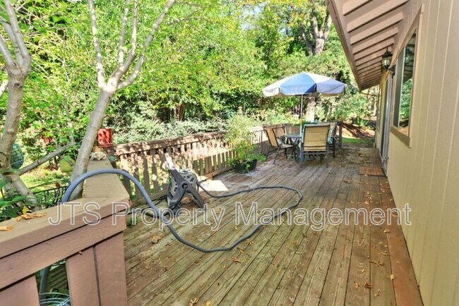 Building Photo - 6913 Navarro Ct