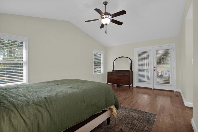 Building Photo - Huntington Park Home