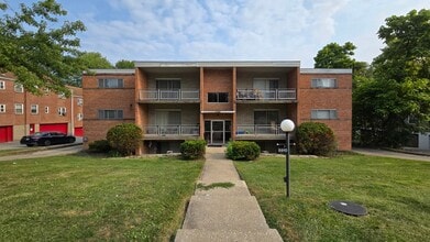 Building Photo - 5910 Belmont Ave