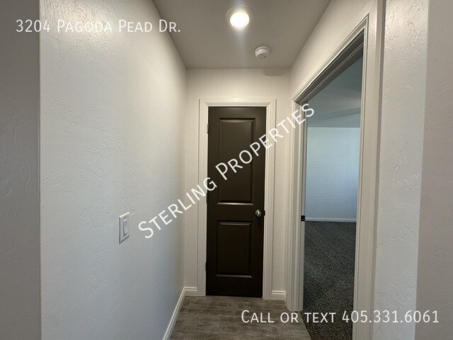 Building Photo - 3204 Pagoda Pead Dr