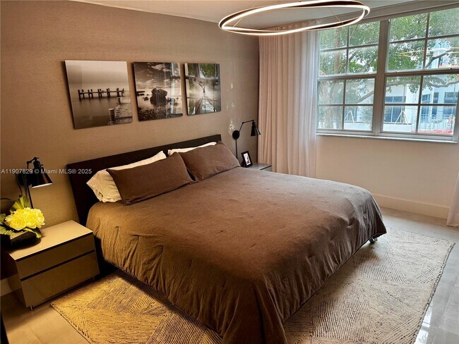 Building Photo - 19555 E Country Club Dr