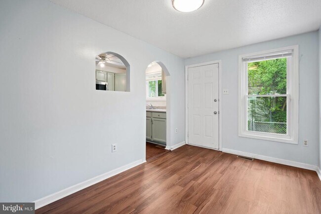 Building Photo - 1326 N Stockton St