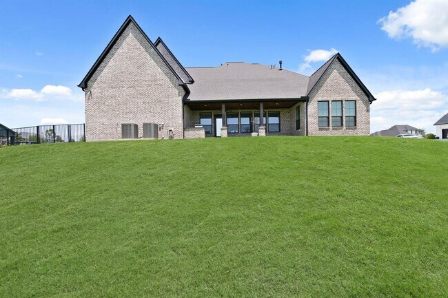 Building Photo - 8519 Lofty Pnes
