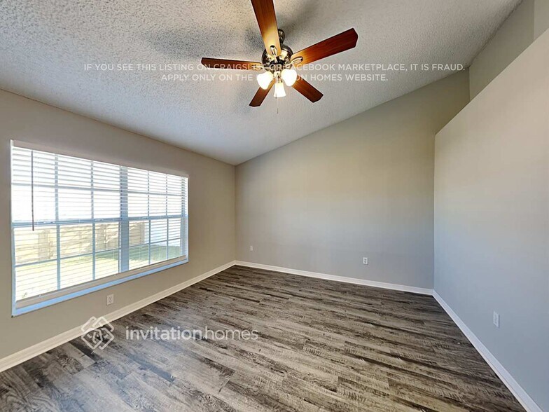 Building Photo - 10424 Autumnwood Dr