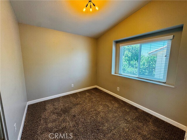 Building Photo - 39780 Oak Cliff Dr
