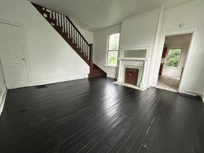 Building Photo - 1910 Fairmount Ave