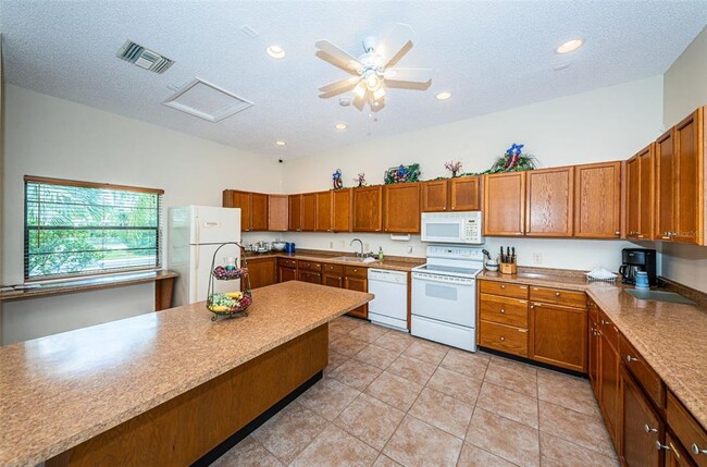 Building Photo - 1682 Seascape Cir