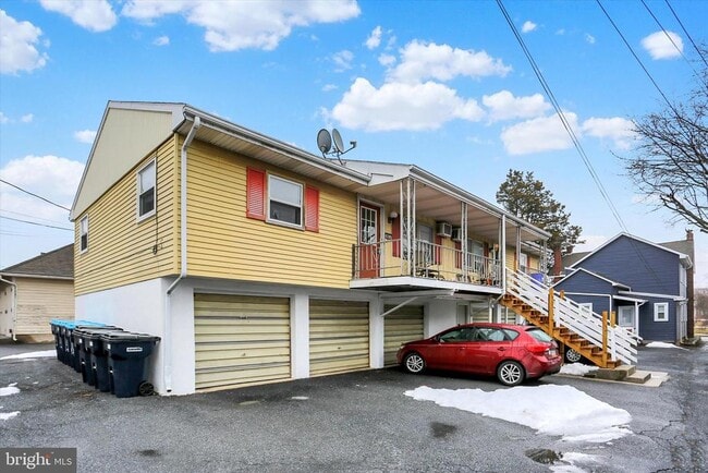 Building Photo - 105 W Main St