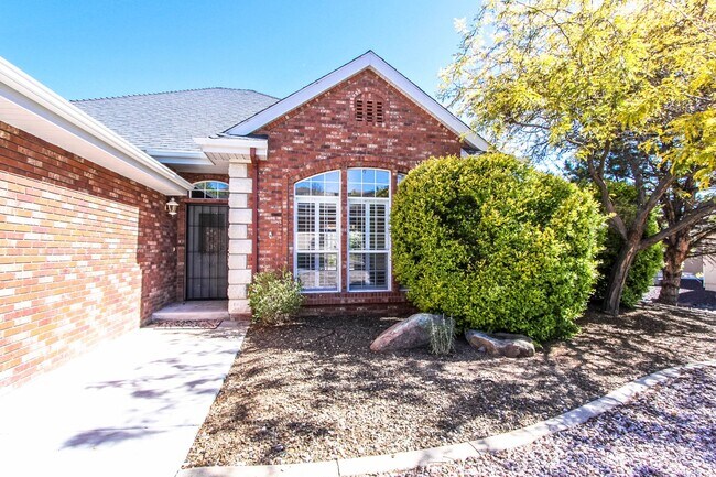 Building Photo - 653 Golden Hawk Dr