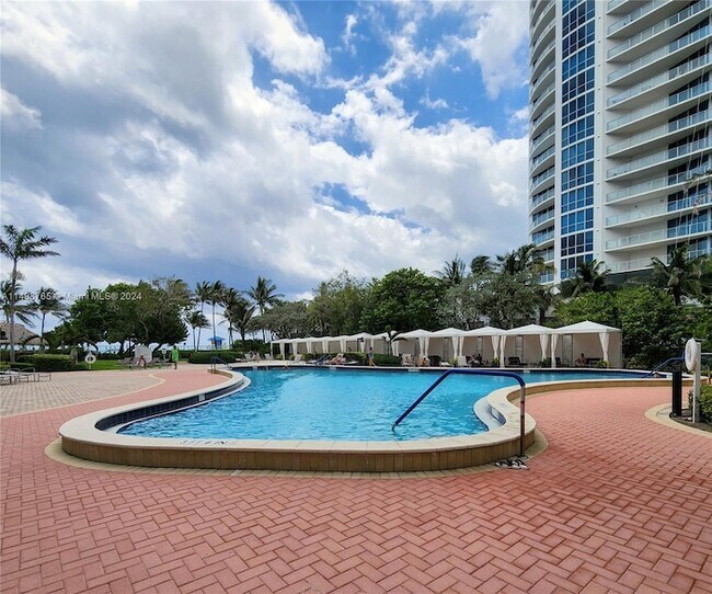 Building Photo - 3000 S Ocean Drive Unit 510