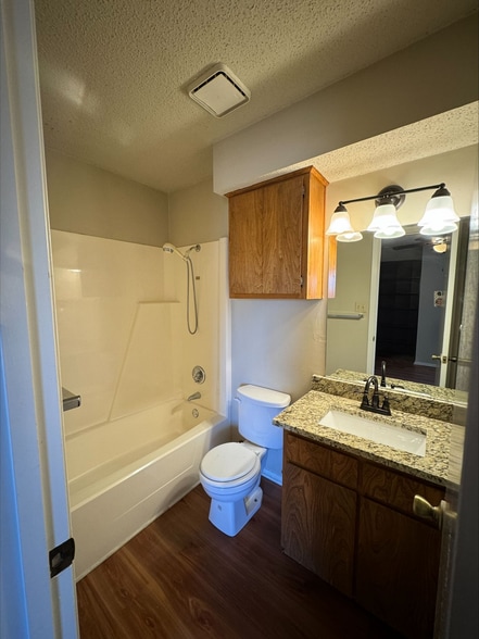 Building Photo - 1227 Dallas Dr